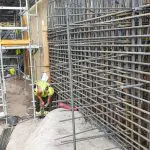 Minnested i Hole, Utøykaia bilde