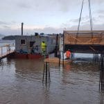 Minnested i Hole, Utøykaia bilde