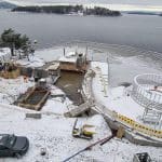 Minnested i Hole, Utøykaia bilde