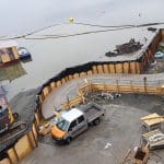 Minnested i Hole, Utøykaia bilde